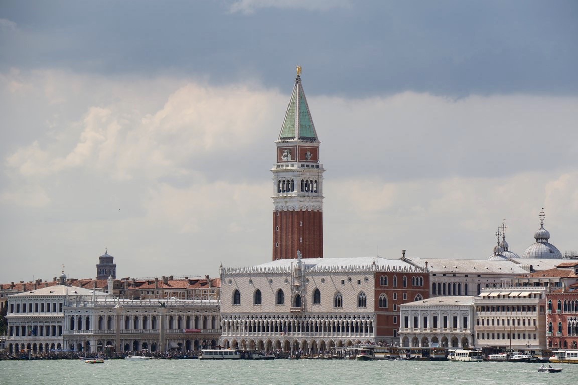 03 Bella Venezia, Dogenpalast und Campanille (Copy)